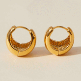 Structure Huggie Hoops
